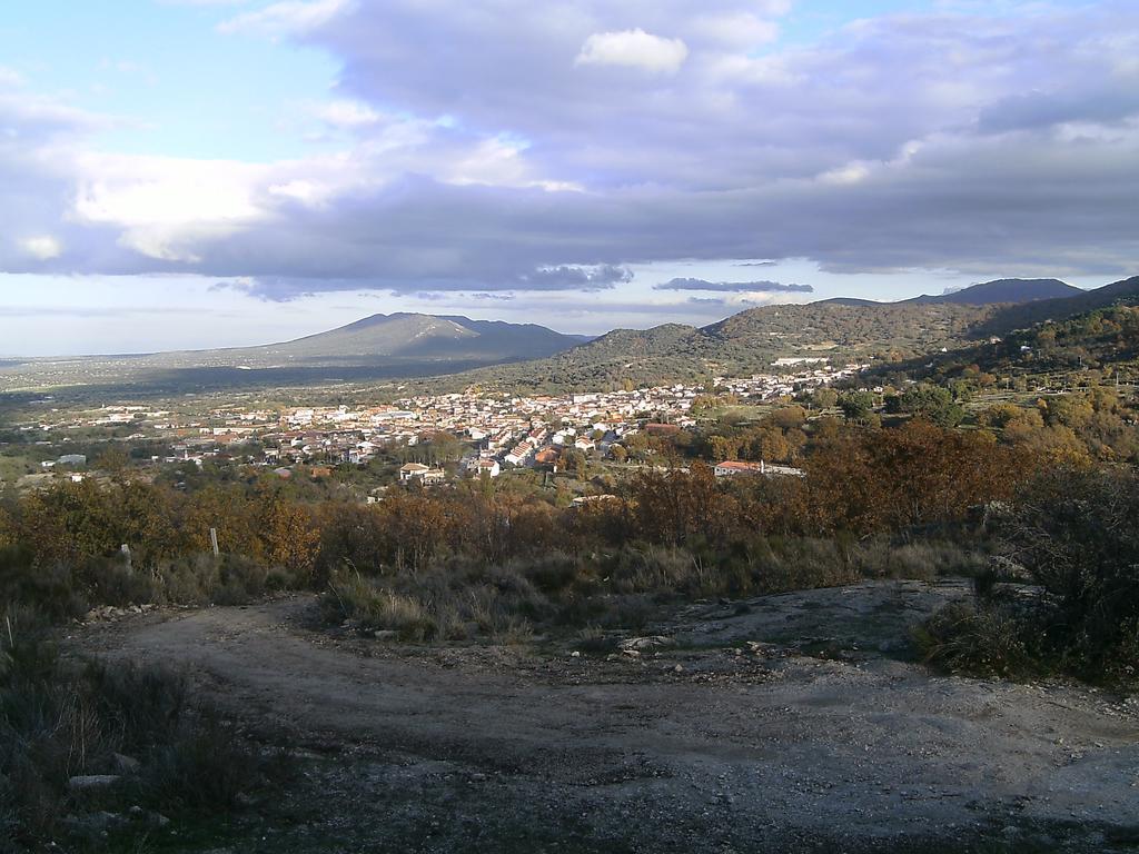 Alojamiento Cr Cuatro Caminos San Pablo de los Montes 외부 사진